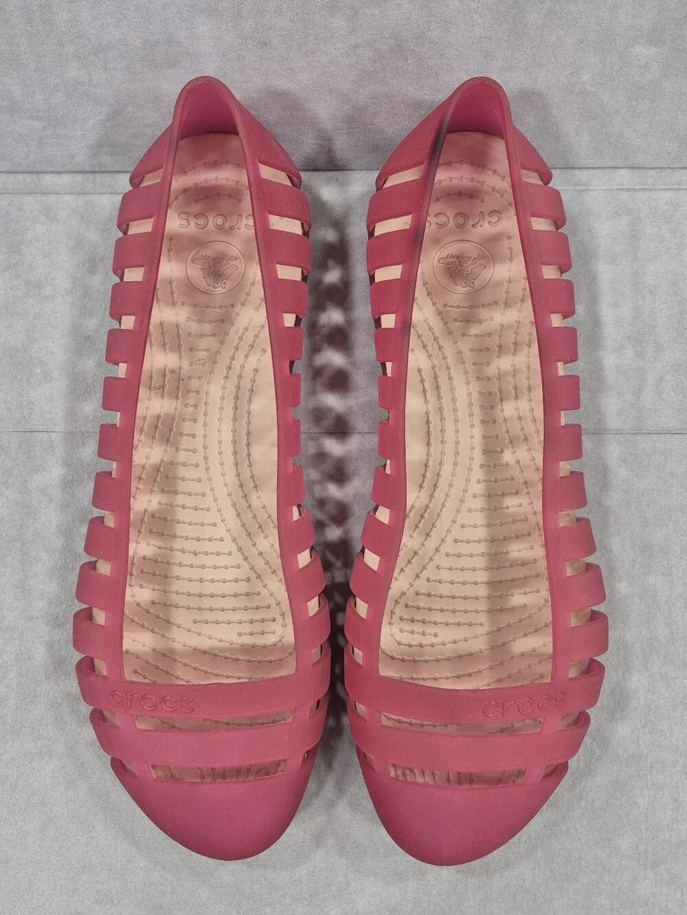 Crocs Adrina II ballet flats women's 9 fuchsia pink cutouts closed toe